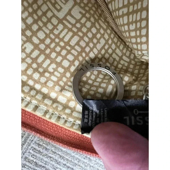 Fossil Leather Applique Bug Key Lock Keychain Coin Purse Wallet ID Holder 5X3" - Picture 9 of 11